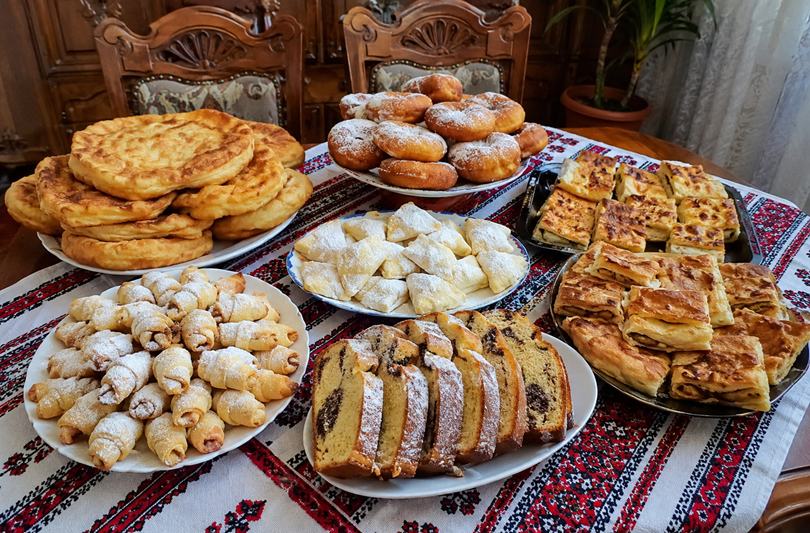 Retete vechi romanesti de dulciuri: scovergi, gogosi, placinte si alte bunatati de casa
